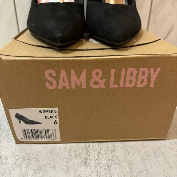 Sam & Libby Black Heels - Picture 2 of 6